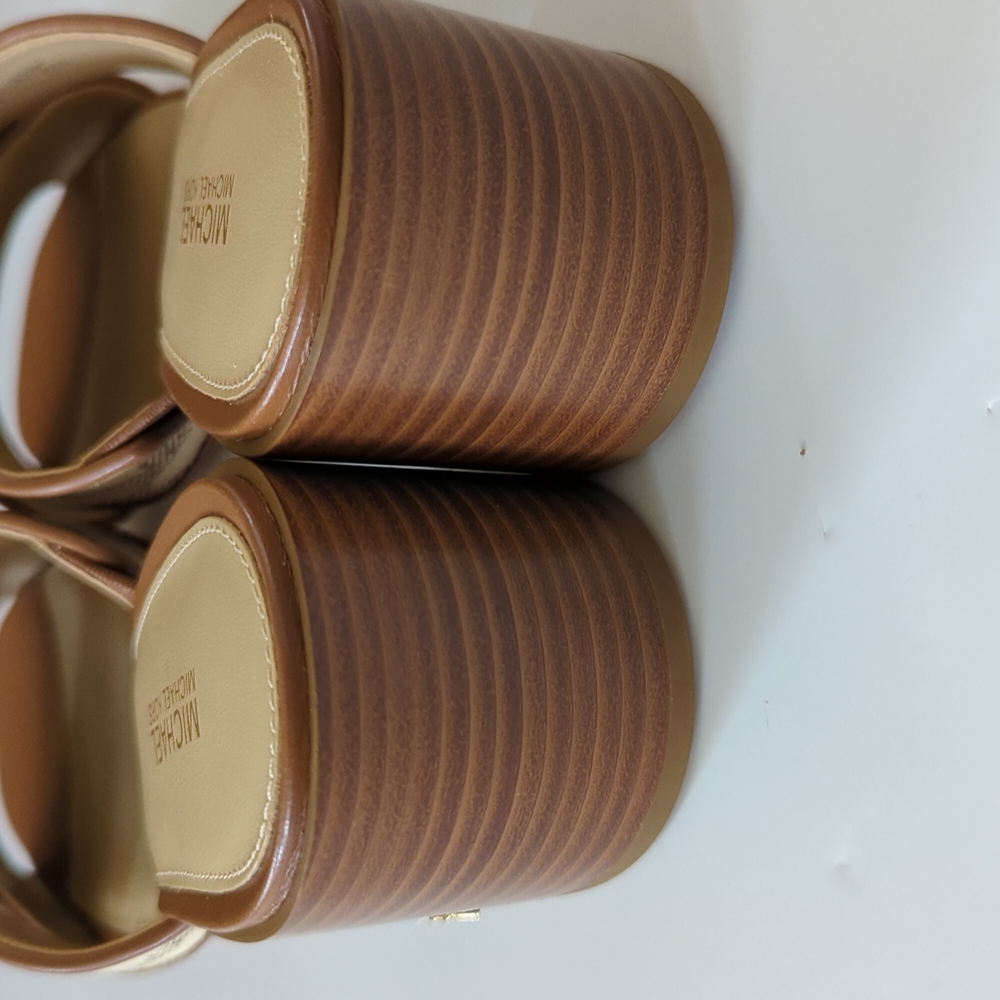 NWT Michael Kors Logo Sandals - Picture 4 of 5